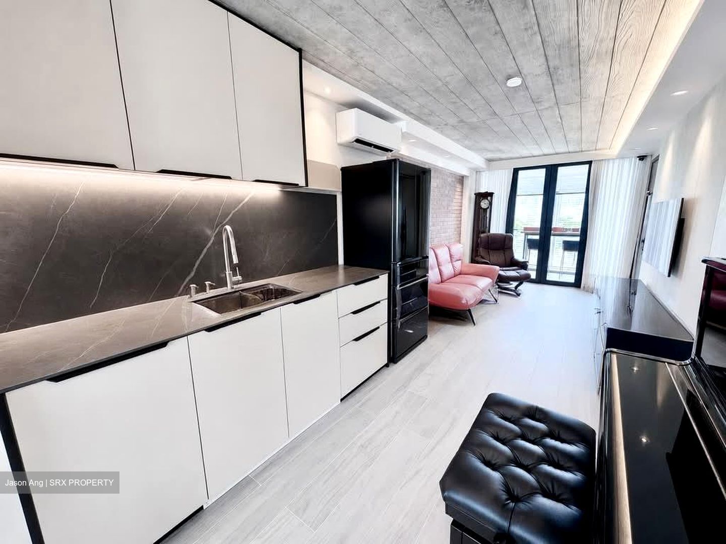 Two8one Studio (D9), Apartment #560571891